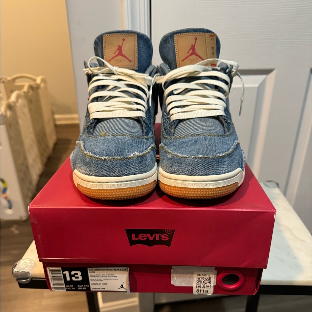 AIR JORDAN 4 x LEVIS